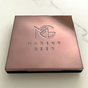 Makeup geek travel vault (empty magnetic z palette)